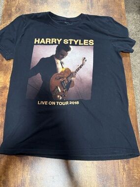 Black Short-Sleeve Harry Styles Graphic Tour Tee - Live On Tour 2018